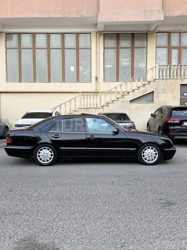 Mercedes E 280 2001, 230,214 km - 2.8 l - Bakı