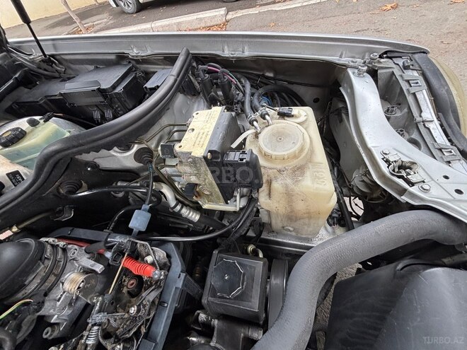 Mercedes E 200 1996, 287,000 km - 2.0 l - Gəncə