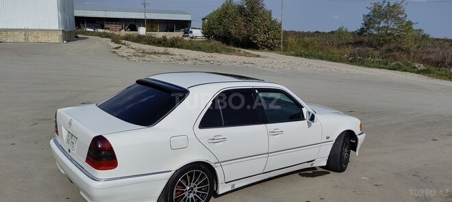 Mercedes C 240 1998, 350,000 km - 2.4 л - Quba