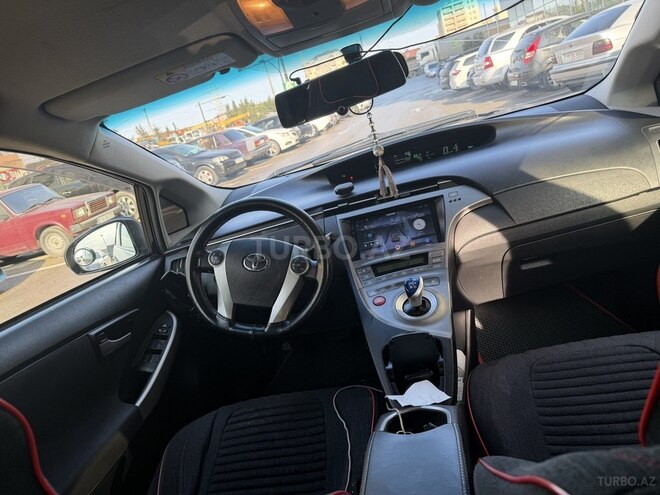 Toyota Prius 2015, 211,150 km - 1.8 л - Bakı