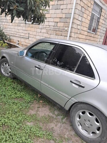 Mercedes C 220 1995, 287,000 km - 2.2 l - Masallı