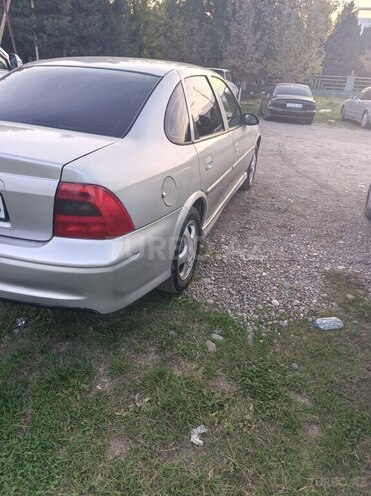 Opel Vectra 1999, 239,600 km - 1.6 л - Ağstafa