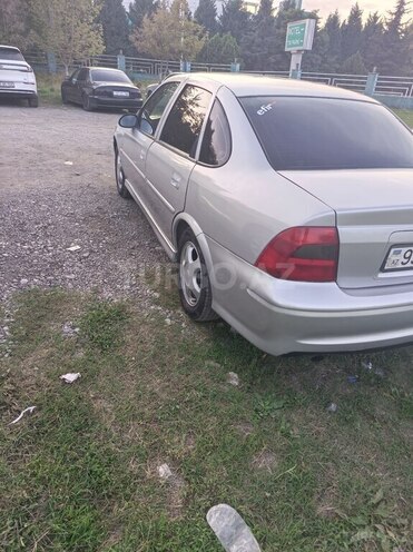 Opel Vectra 1999, 239,600 km - 1.6 л - Ağstafa