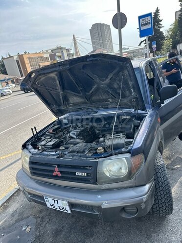 Mitsubishi Pajero io 1999, 300,000 km - 1.8 l - Bakı