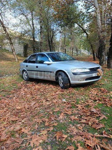 Opel Vectra 1997, 125,000 km - 1.8 l - Şəki