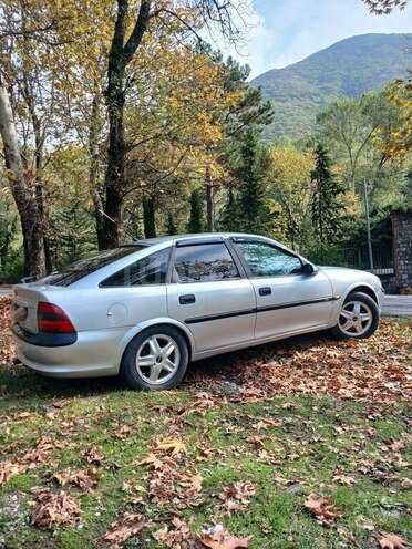 Opel Vectra 1997, 125,000 km - 1.8 l - Şəki