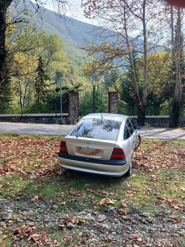 Opel Vectra 1997, 125,000 km - 1.8 l - Şəki