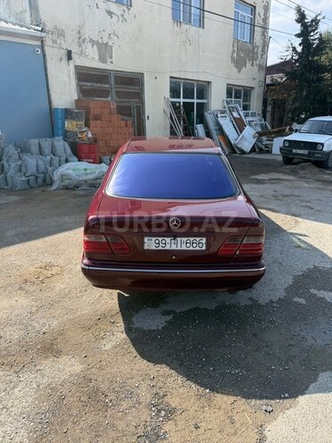 Mercedes E 240 1999, 397,000 km - 2.4 л - Bakı