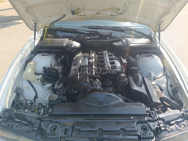 BMW 525 2002, 380,000 km - 2.5 л - Sumqayıt