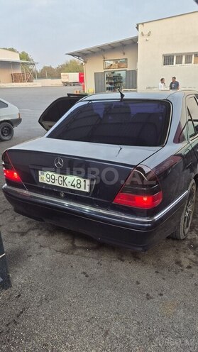 Mercedes C 200 2000, 379,000 km - 2.0 l - Qəbələ