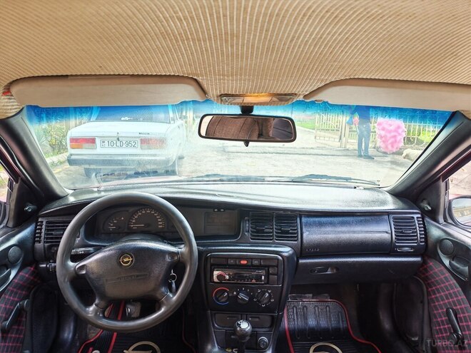 Opel Vectra 1997, 566,560 km - 1.6 l - Tovuz