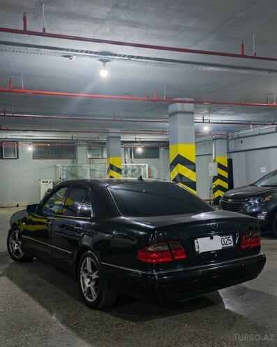 Mercedes E 240 1999, 380,000 km - 2.4 l - Bakı