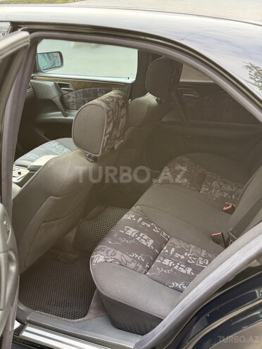 Mercedes E 240 1998, 380,000 km - 2.4 l - Mingəçevir