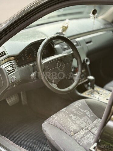 Mercedes E 240 1998, 380,000 km - 2.4 l - Mingəçevir