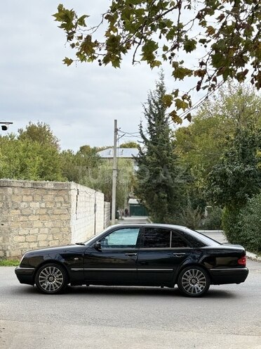 Mercedes E 240 1998, 380,000 km - 2.4 l - Mingəçevir