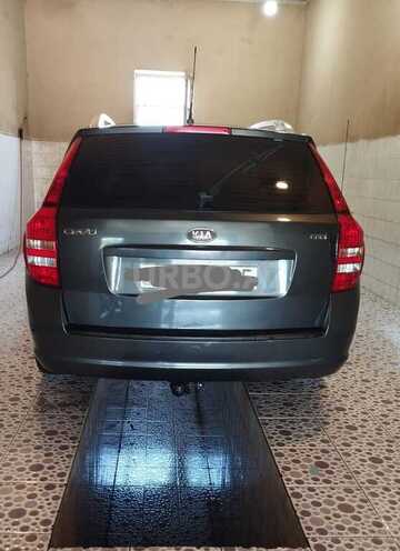 Kia  2008, 240,000 km - 1.6 l - Saatlı