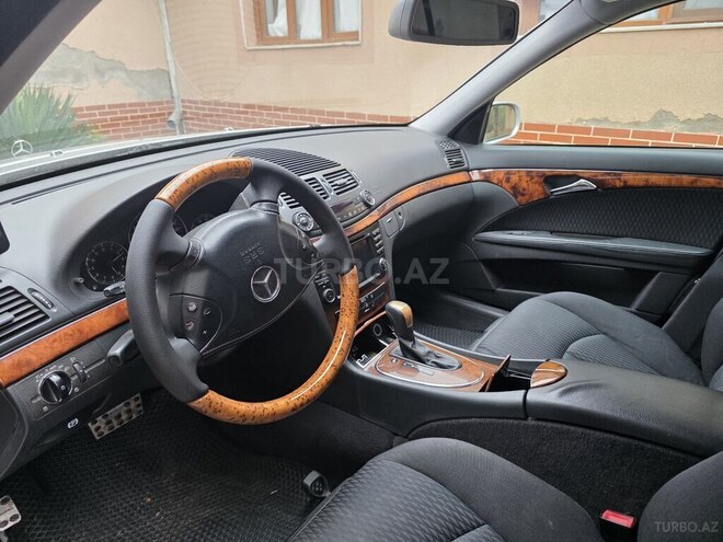 Mercedes E 240 2002, 125,000 km - 2.6 l - Tovuz