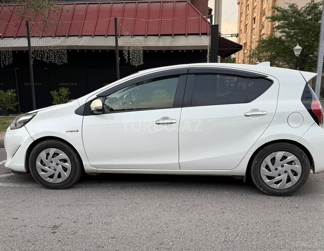 Toyota Aqua 2018, 190,000 km - 1.5 l - Bakı