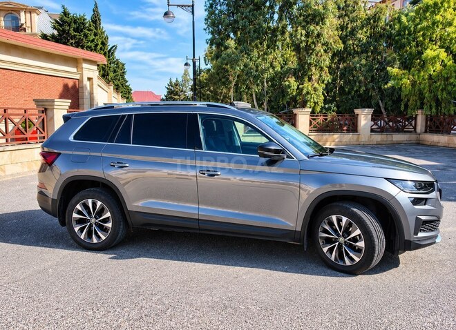Skoda Kodiaq 2022, 79,000 km - 1.4 л - Bakı