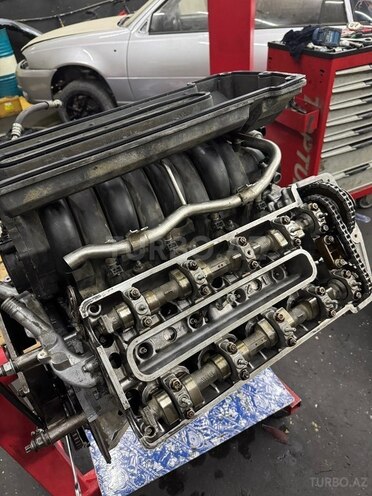 Land Rover Range Rover 2004, 332,122 km - 4.4 л - Bakı