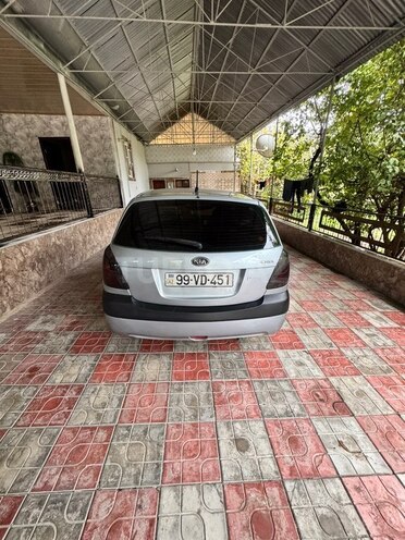 Kia Rio 2006, 286,000 km - 1.5 l - Qazax