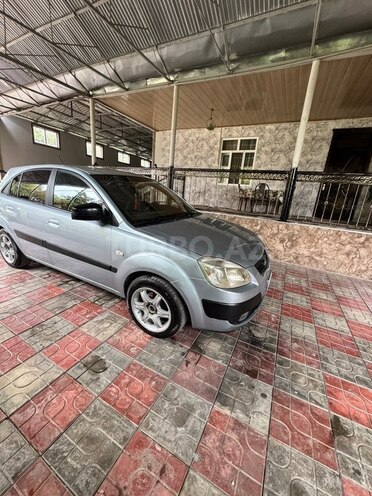 Kia Rio 2006, 286,000 km - 1.5 l - Qazax