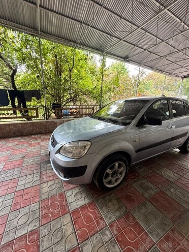 Kia Rio 2006, 286,000 km - 1.5 l - Qazax