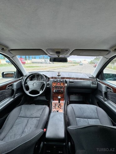 Mercedes E 200 1999, 320,000 km - 2.0 л - Gəncə