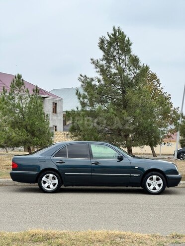 Mercedes E 200 1999, 320,000 km - 2.0 л - Gəncə