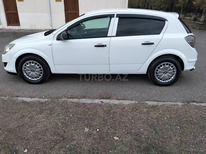 Opel Astra 2009, 303,108 km - 1.4 l - Gəncə