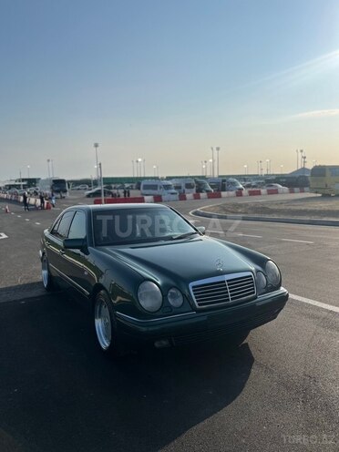 Mercedes E 200 1999, 318,000 km - 2.0 л - Bakı