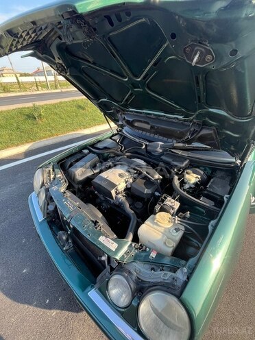 Mercedes E 200 1999, 318,000 km - 2.0 л - Bakı