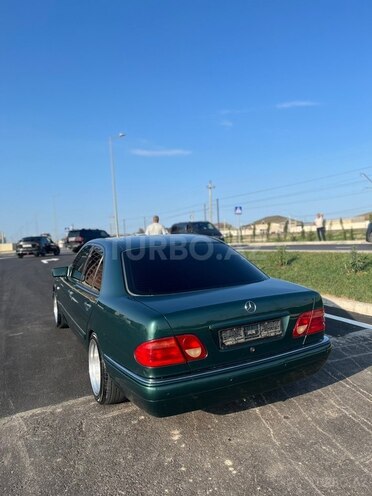 Mercedes E 200 1999, 318,000 km - 2.0 л - Bakı