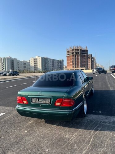 Mercedes E 200 1999, 318,000 km - 2.0 л - Bakı