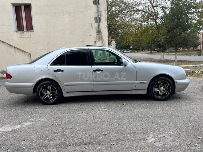 Mercedes E 240 1999, 450,000 km - 2.4 l - Beyləqan