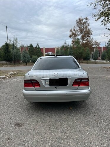 Mercedes E 240 1999, 450,000 km - 2.4 l - Beyləqan