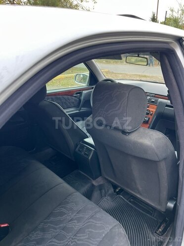 Mercedes E 240 1999, 450,000 km - 2.4 l - Beyləqan