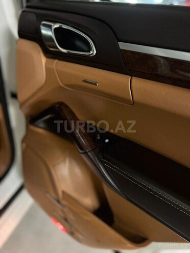 Porsche Cayenne Turbo S 2012, 142,400 km - 4.8 l - Bakı
