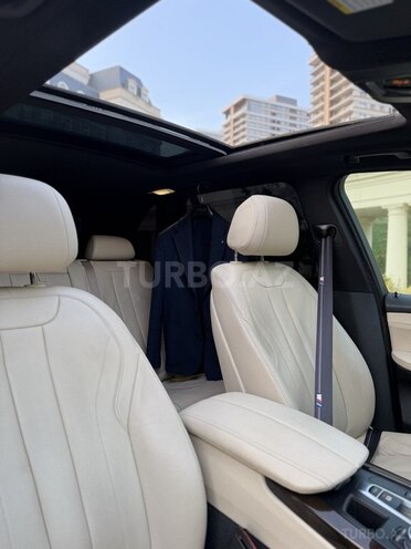 BMW X5 2017, 130,000 km - 3.0 л - Bakı