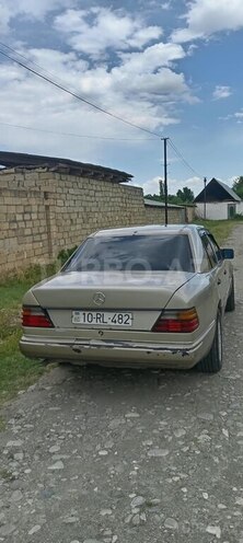 Mercedes E 220 1993, 490,000 km - 2.2 л - Bakı
