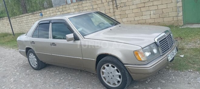 Mercedes E 220 1993, 490,000 km - 2.2 л - Bakı