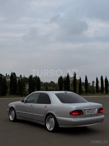 Mercedes E 240 2000, 259,000 km - 2.4 l - Gəncə