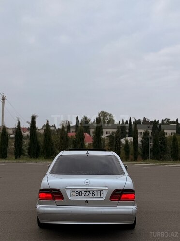 Mercedes E 240 2000, 259,000 km - 2.4 l - Gəncə