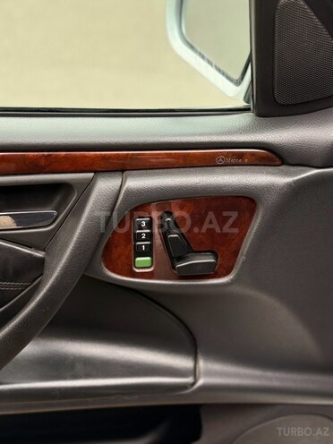 Mercedes E 240 2000, 259,000 km - 2.4 l - Gəncə