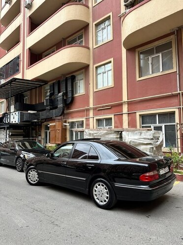 Mercedes E 240 2002, 381,000 km - 2.6 l - Bakı