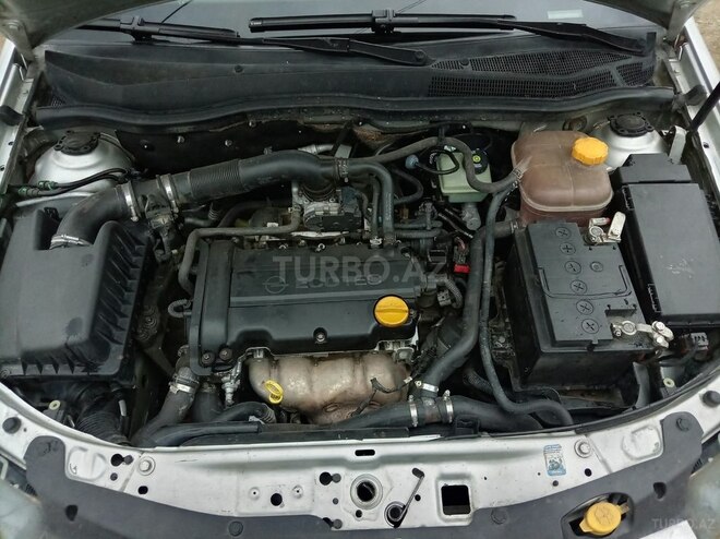 Opel Astra 2006, 331,840 km - 1.4 l - Beyləqan