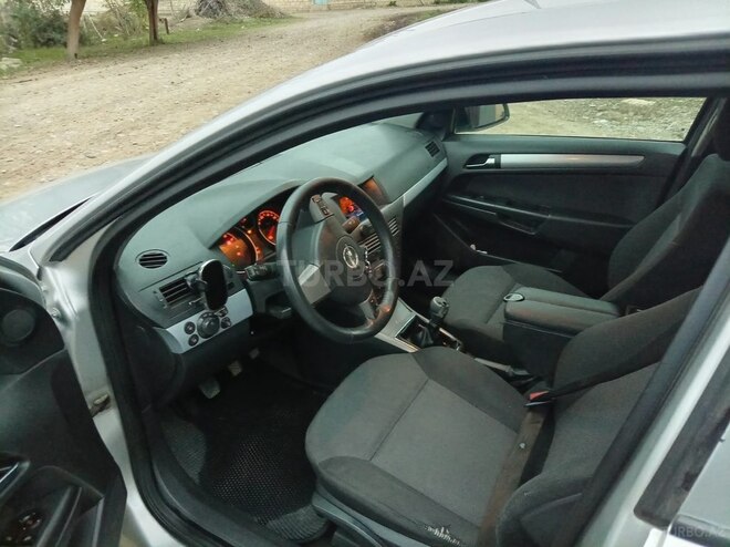 Opel Astra 2006, 331,840 km - 1.4 l - Beyləqan