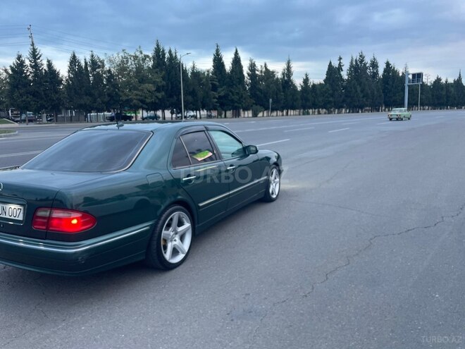 Mercedes E 240 2000, 300,000 km - 2.6 l - Mingəçevir
