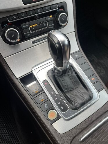 Volkswagen Passat 2011, 270,000 km - 1.8 л - Gəncə