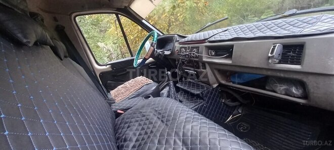 GAZ  2000, 427,946 km - 2.4 l - Qusar